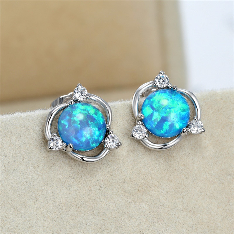 Hadiah Tahun Baru untuk kekasih anting-anting opal putih bulat kecil