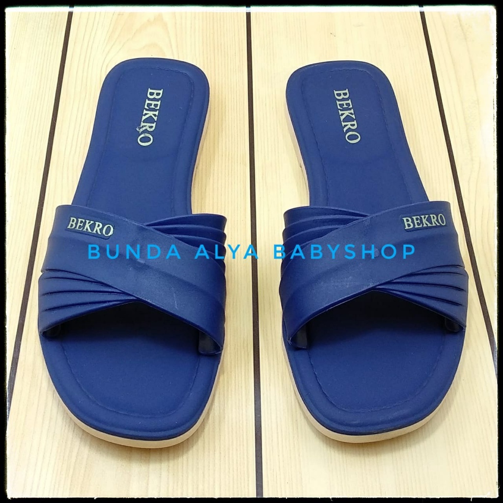 Sandal Flat Wanita Casual Sendal Jelly Slip Polos - Sandal Wanita Slop Polos Warna Navy Ukuran 37 Sampai 40 - Sandal Dewasa Flip Flop Anti Slip - Sandal Casual