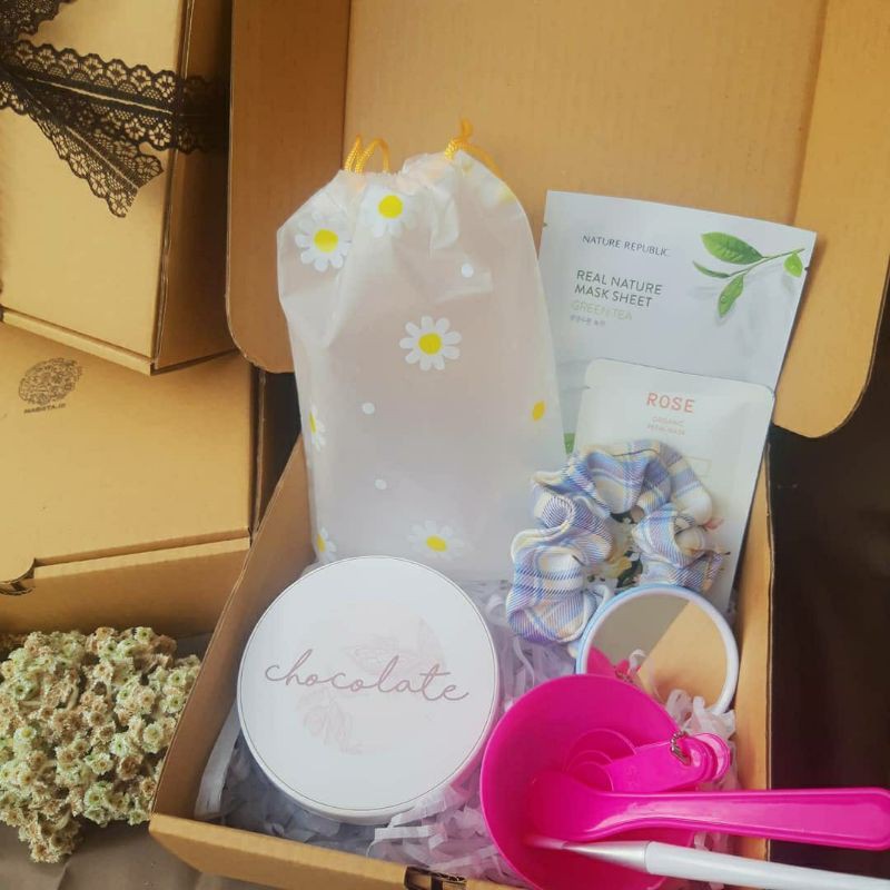 

Amarilys gift box [MARIETA.ID]