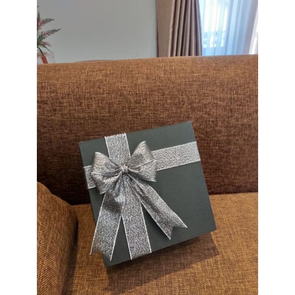

GIFT BOX KADO HITAM PITA 14X14X7