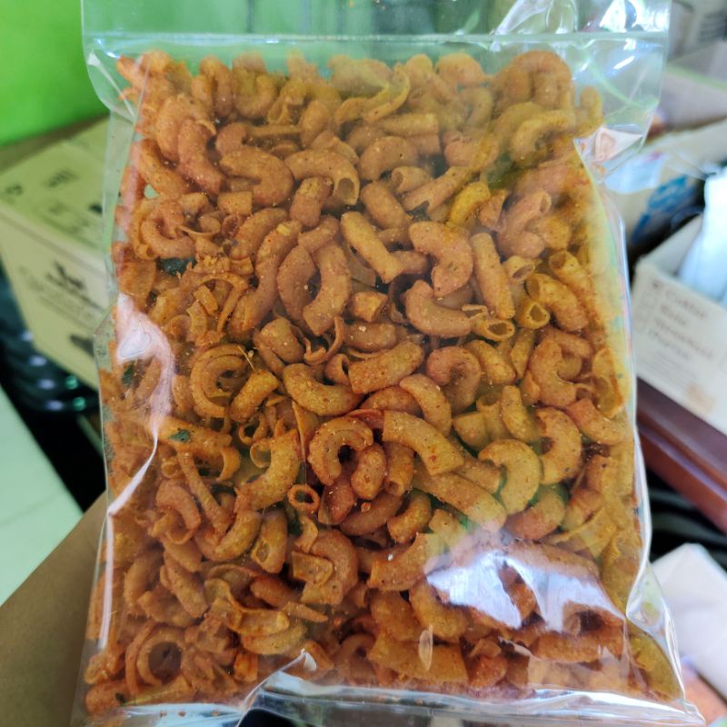 

Cemilan Makaroni pedas jeruk purut 500Gram