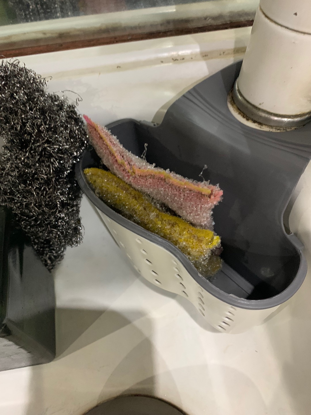 Gantungan Kran Serbaguna - Tempat Sabun Spon Gantung Di Kran Bak Cuci