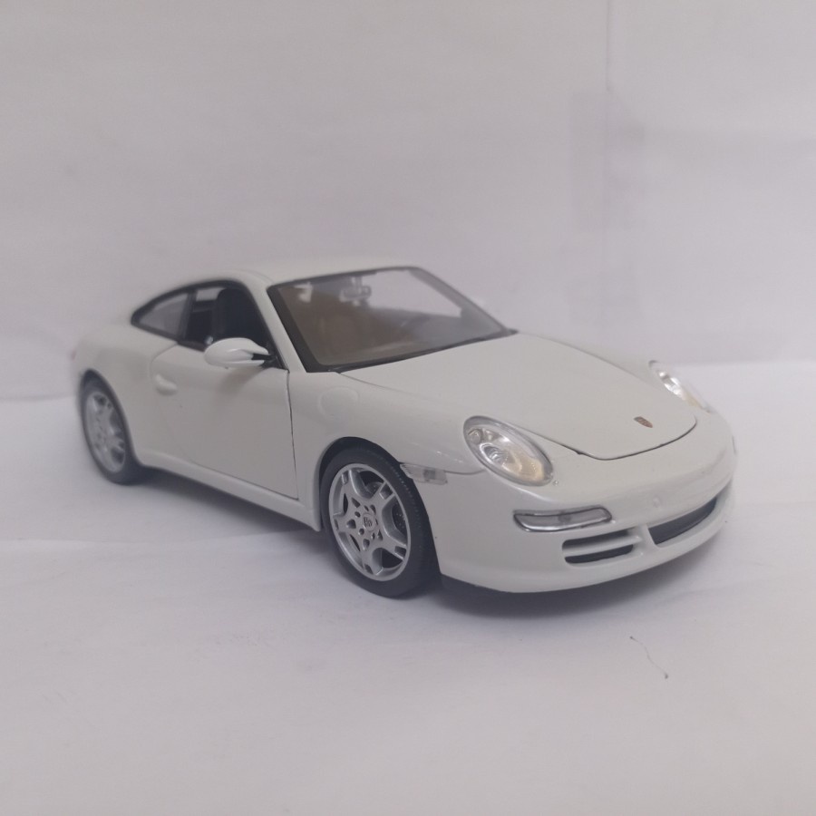Diecast Porsche 911 Carrera S Coupe Welly 1:24 miniatur mobil koleksi