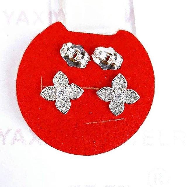 Anting Yaxiya Warna Putih Perhiasan Imitasi Pengganti Emas