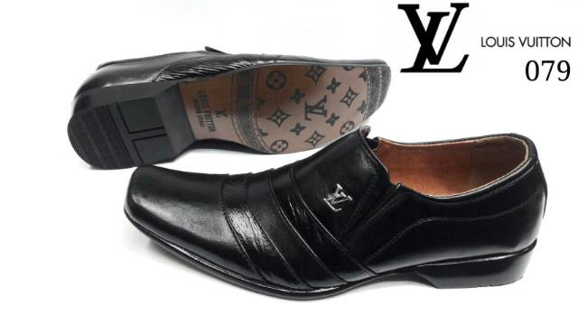 DISC 50% SEPATU PENTOFEL KULIT IMPORT LOUIS VUITTON