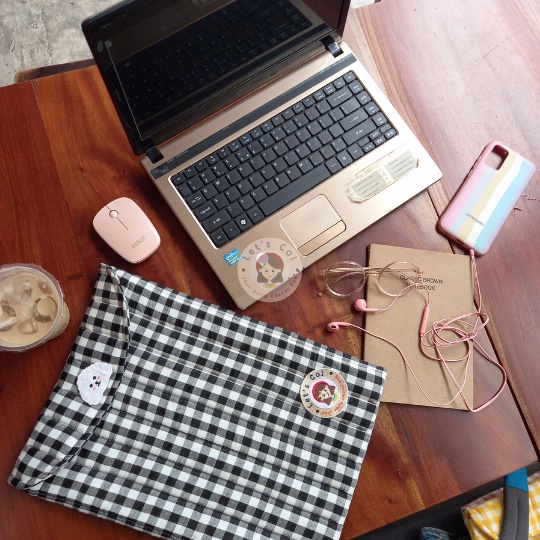 FREE Sticker Puffy Laptop Sleeve 13&quot;-14&quot; Gingham Pattern Naara by Let's Co!