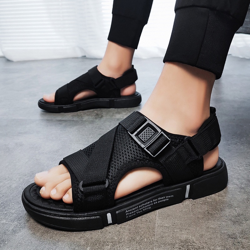 [ COD + Kirim Hari ini ]  Sandal Gunung Pria Sandal Kasual Pria Sandal pria gaya Jepang Sepatu Sandal Pria Sandal Pria Sandal Cowok Kekinian Tali Belakang Yang Bisa Dilepas Sandal Pria Sandal Karet Impor Baru Sandal Fashion Pria Sandal Sport （Unisex）