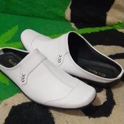 sepatu slop hitam dan putih //sepatu pria // sepatu habaib