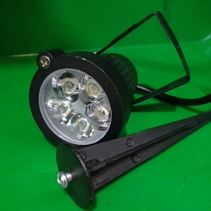 LAMPU TAMAN SOROT 5W