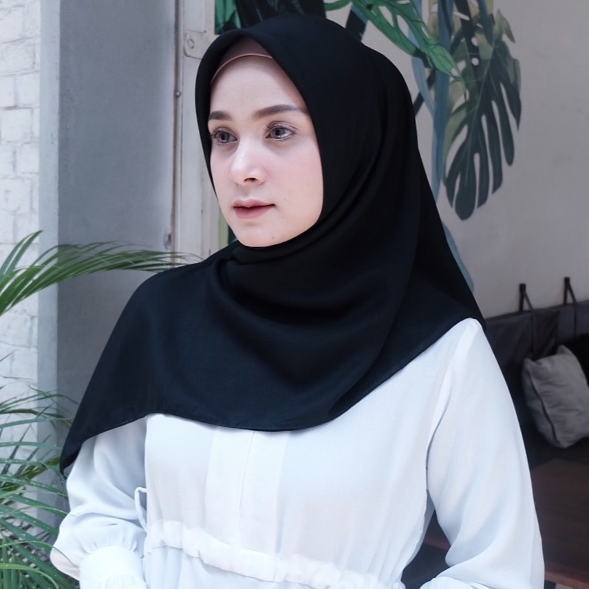 Diario x Nagita Slavina - Hijab Wanita Winter Plain Scarf Voal