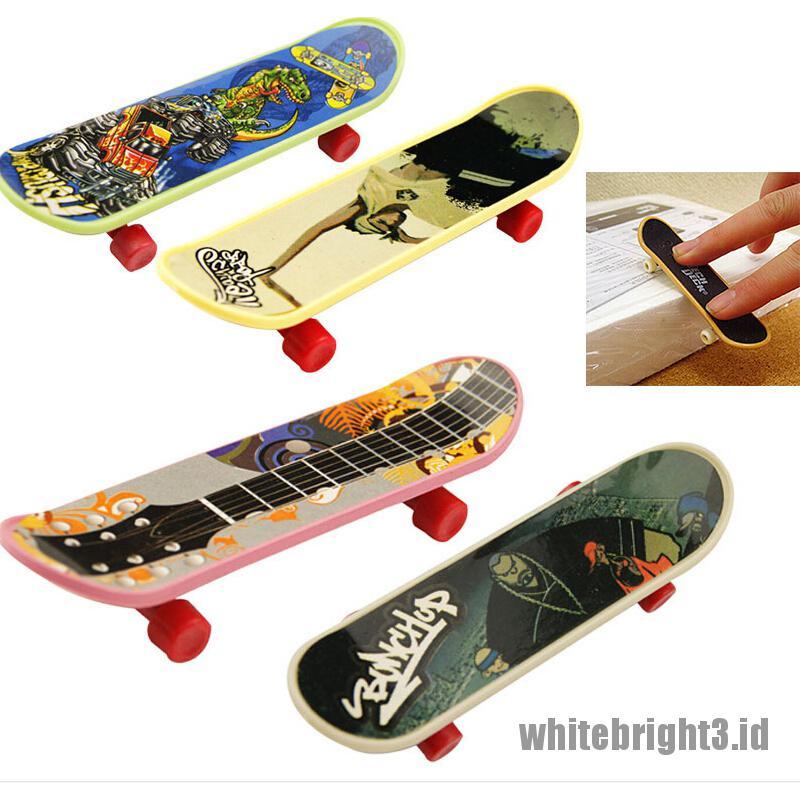 (white3) 1pc Mainan Skateboard Jari Mini Untuk Hadiah Anak Laki-Laki / Perempuan