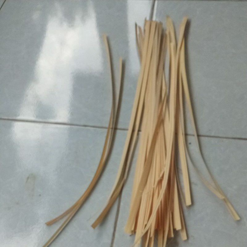 tali bambu (bahan besek)