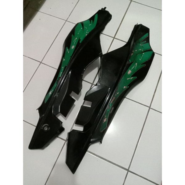 cover body kanan kiri suzuki crystal 110 original
