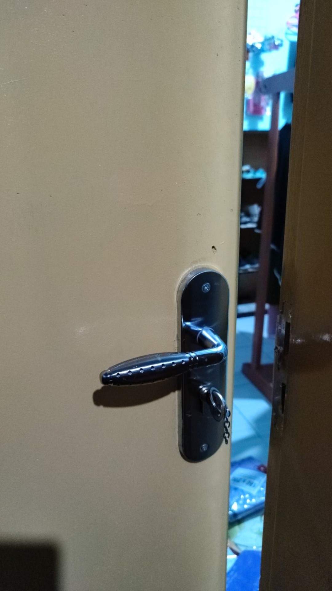 Kunci Pintu Sedang Komplit / Tanggung / Pintu Kamar