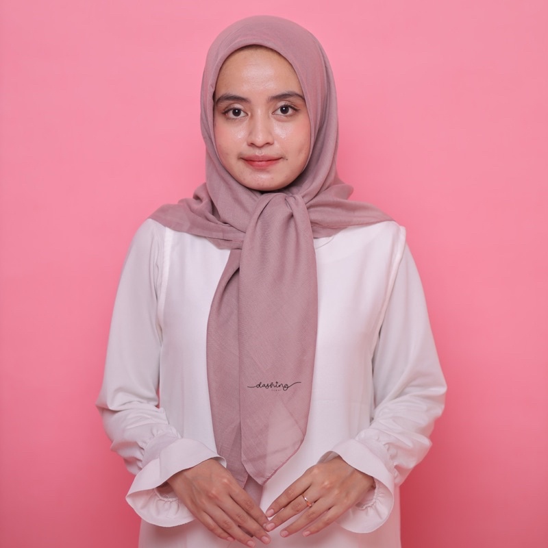 PARIS PREMIUM HIJAB / SEGIEMPAT PARIS VOAL JAHIT TEPI FULL BY𝑫𝑨𝑺𝑯𝑰𝑵𝑮𝑺𝑪𝑨𝑹𝑭