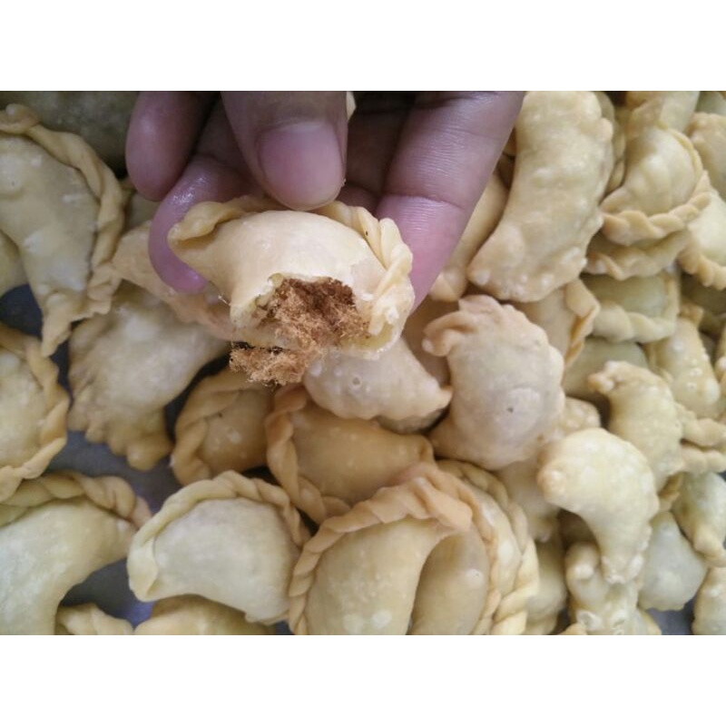 

PASTEL KERING ISI ABON SAPI / TULUNGAGUNG /CHOCOWBOY
