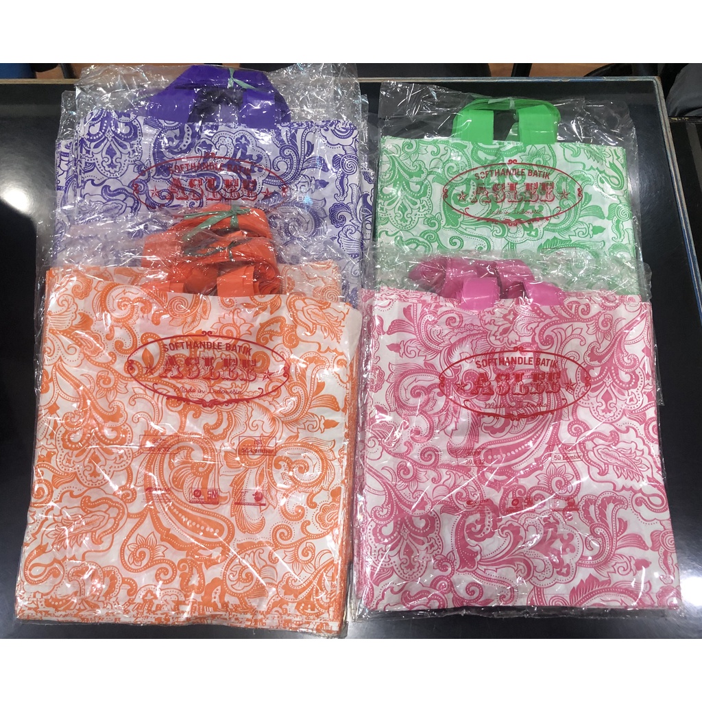 SOFTHANDLE PLASTIK/SOFTHANDLE SHOPPING BAG ukuran 30x32 MOTIF BATIK (ISI 50lembar)