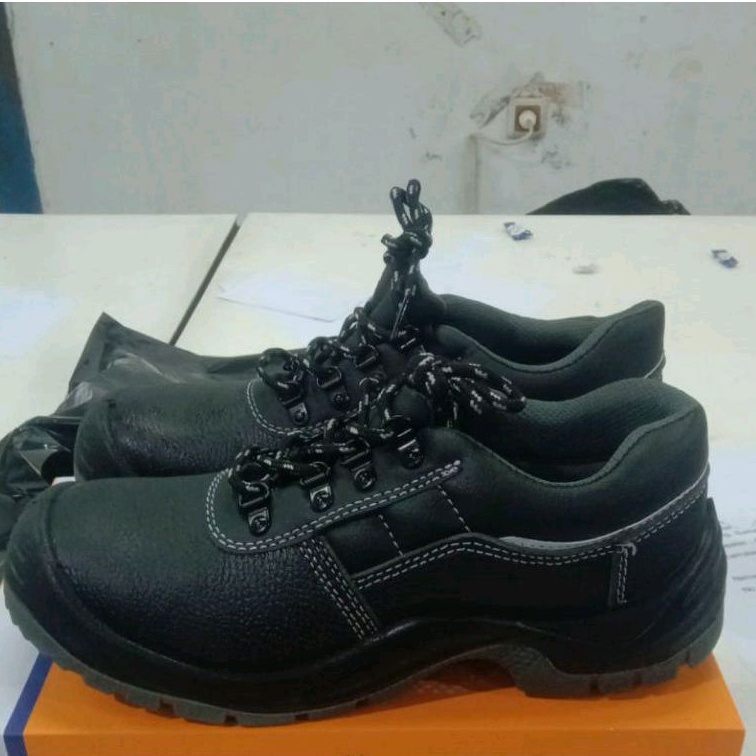 SEPATU SAFETY SHOES LOW SSL 18 MURAH BERKUALITAS SEPATU KERJA PALING MURAH BLACK HITAM ABU-ABU