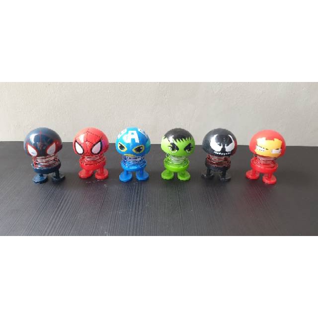Boneka Avenger Mainan goyang Pajangan dashboard mobil Super Hero Led / Spring doll Spiderman Captain