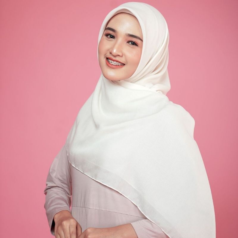 ELZATTA HIJAB SEGI EMPAT KEIVA VABIRA KERUDUNG ELZATTA JILBAB ELZATTA JILBAB ELZATTA SEGI EMPAT ELZA