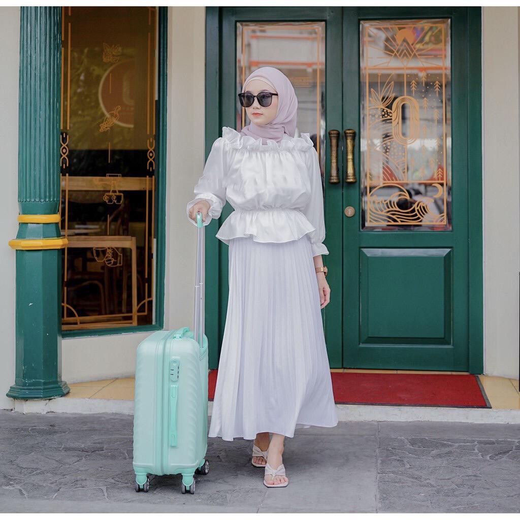 1KG ISI 5PCS - LOISE BLOUSE BALONA RAYON JUMBO PINGUIN BLOUSE VISCOSE PREMIUM HITS-MIRABEL WHITE