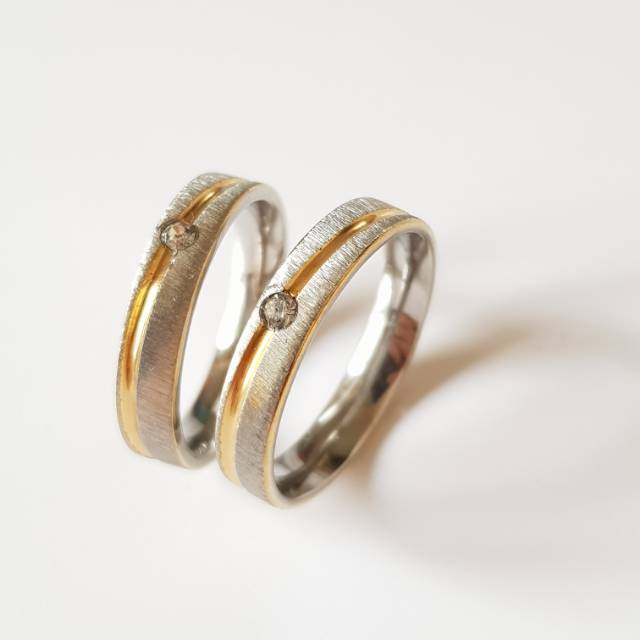 Cincin nikah / cincin couple / titanium ring / cincin tunangan titanium gold / cincin perak / emas