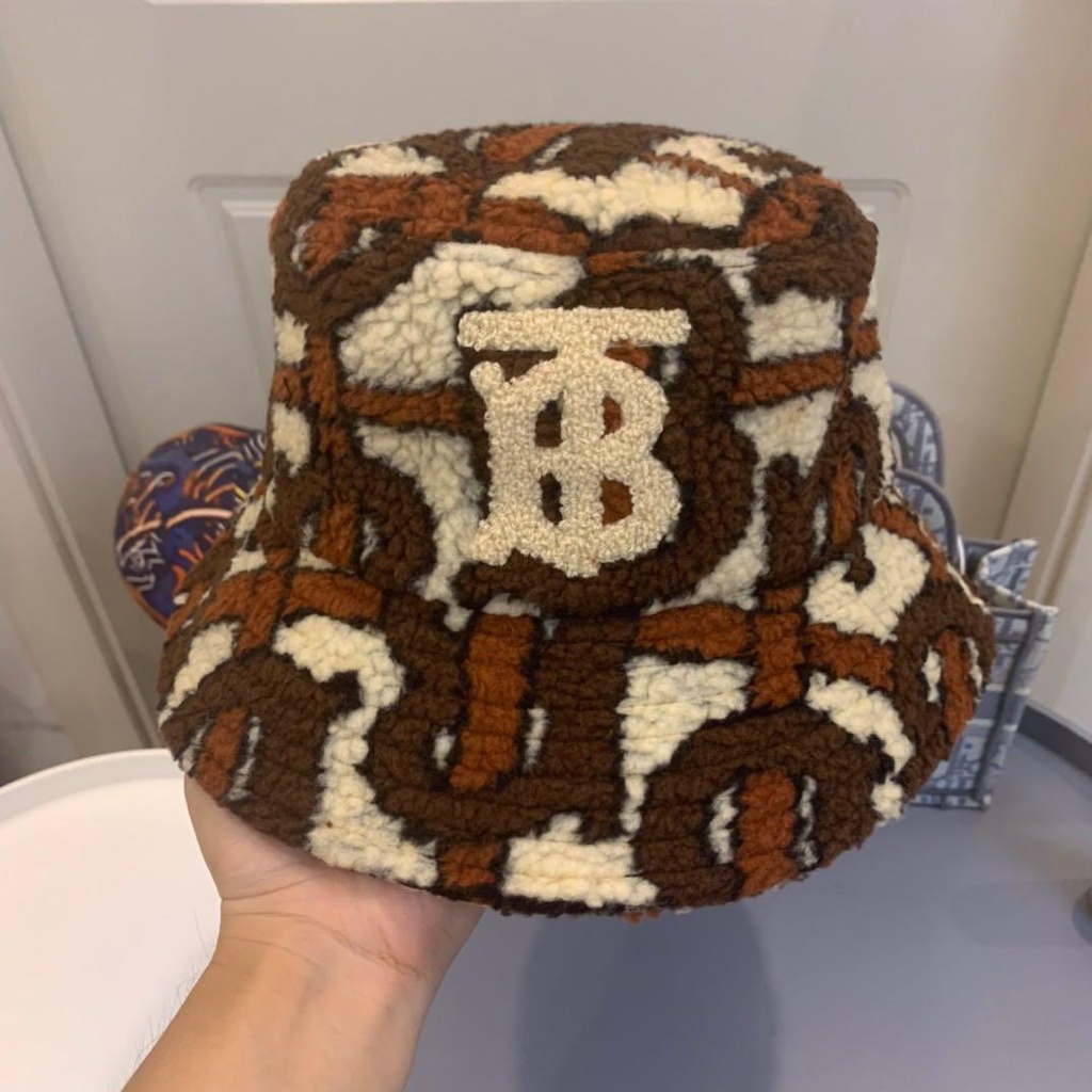 BURBERRY Warm Lamb Fur Hat Men And Women Autumn Winter Fashionable All-Match Wide Brim T Bucket Hat