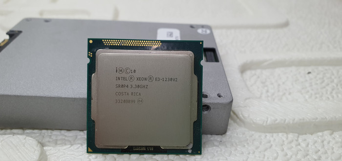Intel Xeon E3-1230 v2 E3 1230v2 E3 1230 v2 3.3 GHz Quad-Core CPU