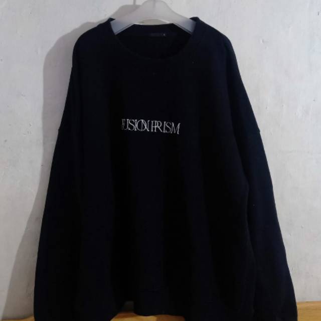 Crewneck GU by Uniqlo x Aerosyn-lex Mestrovic