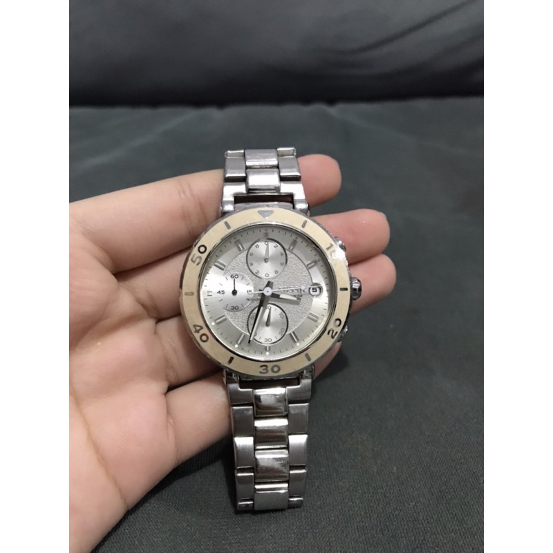 Preloved Fossil Watch stainless steel silver with box authentic original