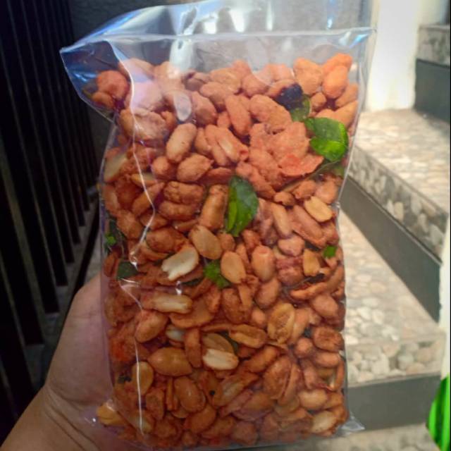 

KACANG THAILAND DAUN JERUK 500GR / CAMILAN YOYO