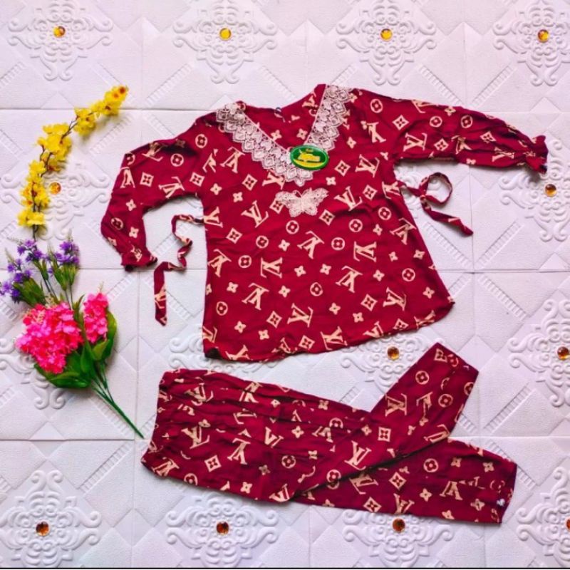 setelan renda anak perempuan motif lv  lengan panjang