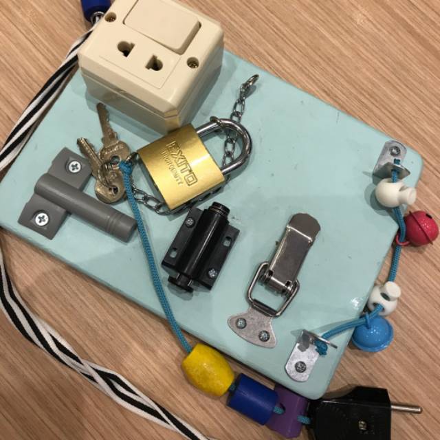 Busy Board Toodler Preloved