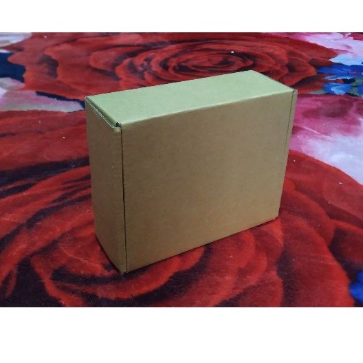 

Box hampers kotak kado 15x13x6 LS