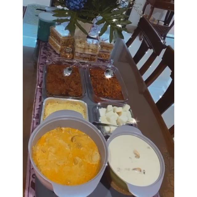 

Rendang,dendeng,lontong sayur padang nenek alin