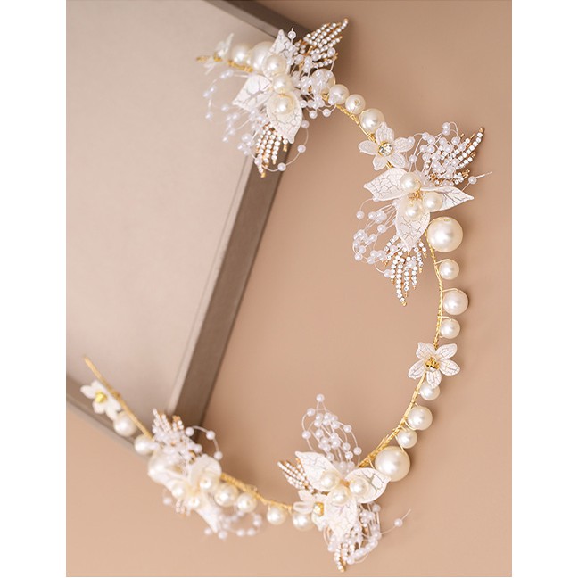 LRC Aksesoris Rambut Fashion White Rhinestone Leaf Flower Hand-woven Pearl Headband D95631