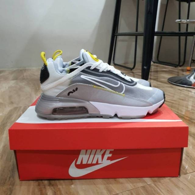 Nike Air Max 2090 "Grey Yellow"

PREMIUM