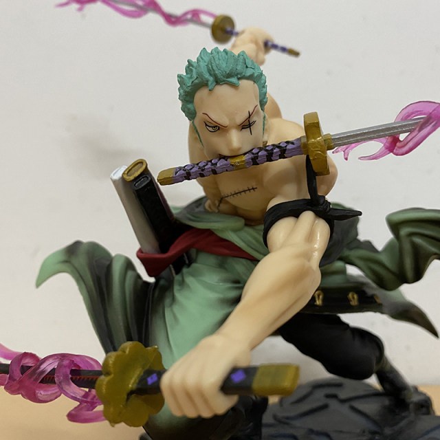 Action Figure One Piece POP Roronoa Zoro Santoryu