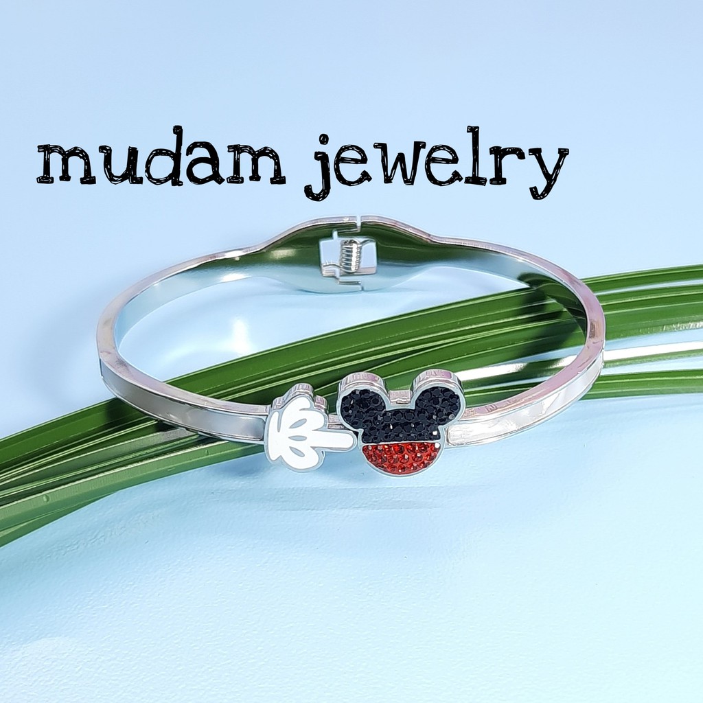 Gelang Tangan Titanium Desain Karakter Mickey Mouse Warna Gold dan Silver Plated 18K