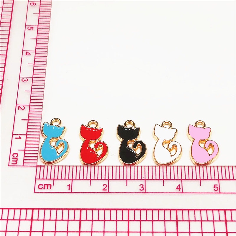 4 Pcs Liontin Kalunggelanganting Model Kucing Bahan Alloy Untuk Wanita Charms