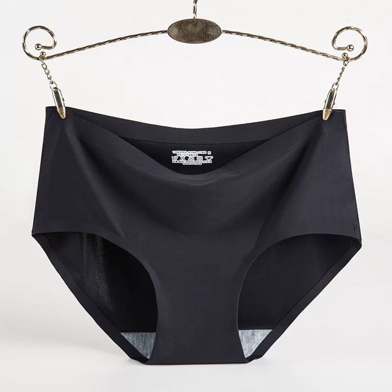 [ LINGERIE MASTER ] - (C-11) Fashion wanita One Piece Mulus Es Sutra Celana Gadis CELANA DALAM SEAMLESS-C-11 Hitam