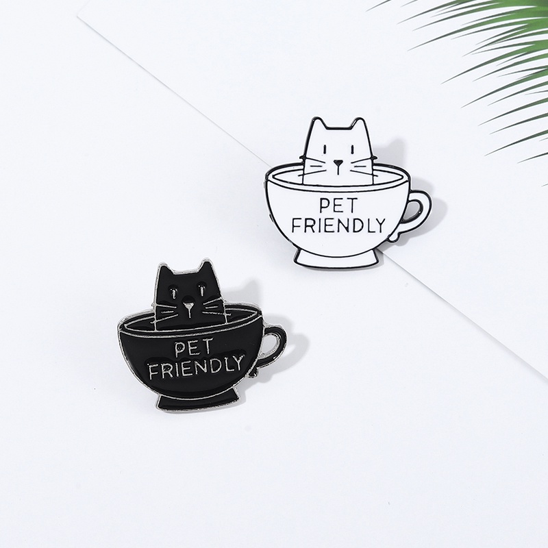 Bros Pin Enamel Desain Kartun Kucing / Buku / Cangkir Air Untuk Aksesoris Pakaian