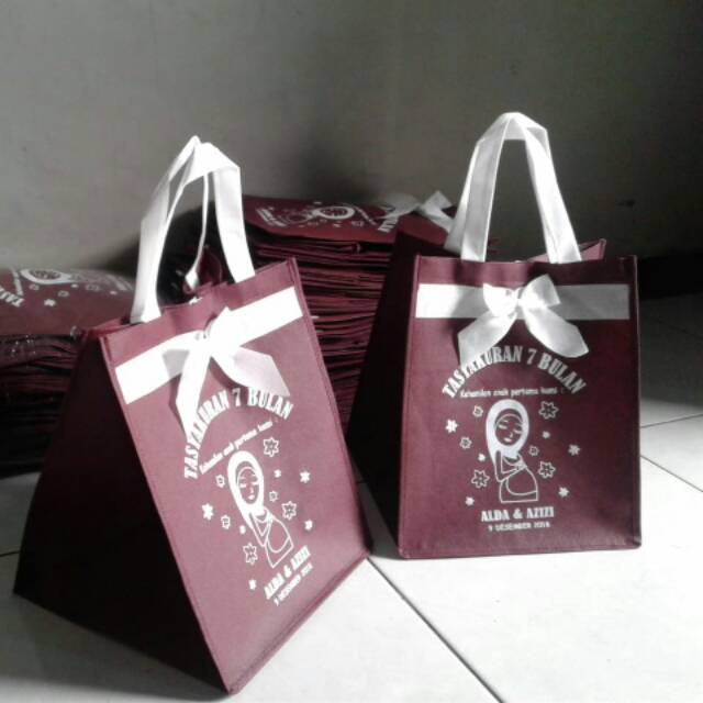 

Tas 7 Bulanan, goodiebag 4 bulanan size dos 20×20