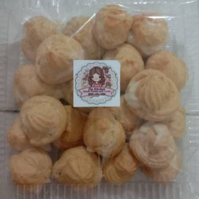 

Kue Soes Home made by Evellyne Kitchen