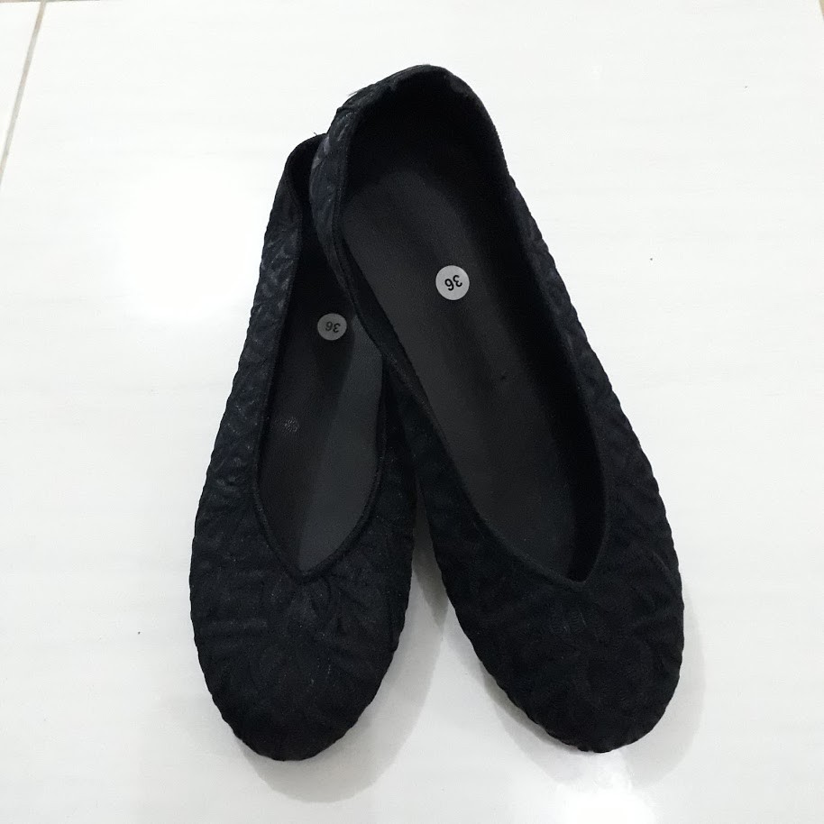 etnik fashion sepatu wanita flat slip on bordir polos hitam