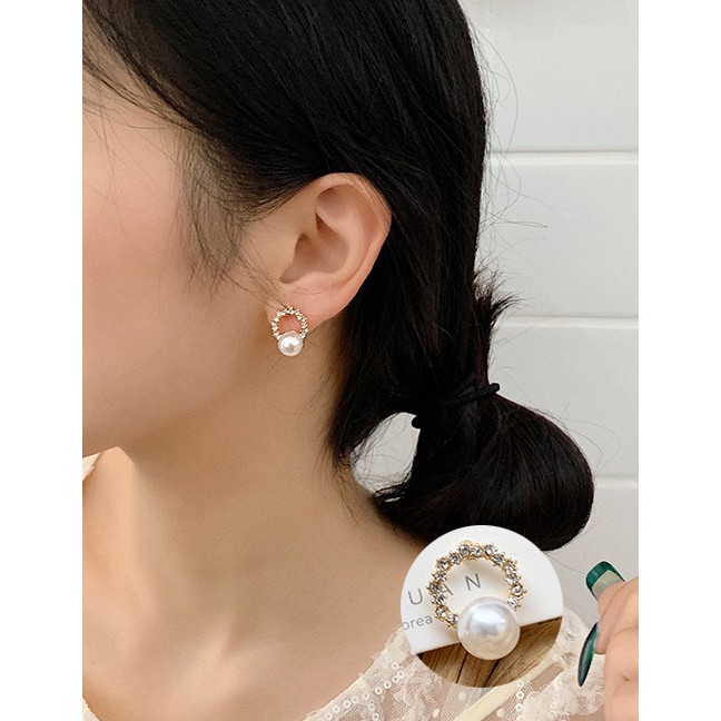 LRC Anting Tusuk Fashion Main Color S925 Silver Needle Circle Imitation Pearl Full Diamon F75353