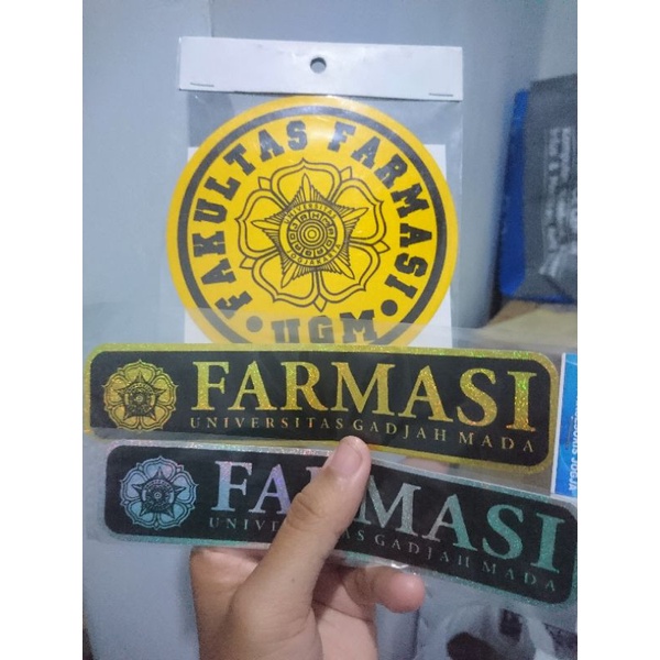 Stiker Farmasi UGM cocok untuk mobil motor helm