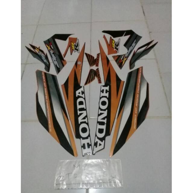 Stiker supra x 125r 2006/2007 hitam coklat