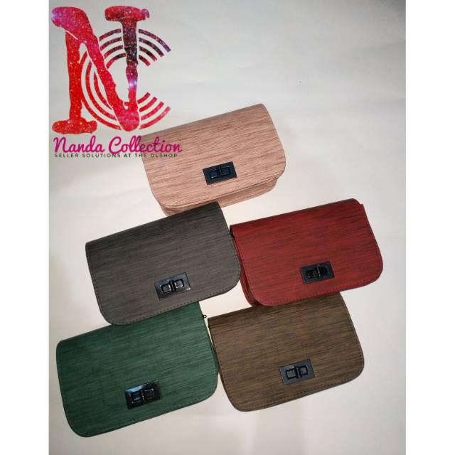 Lovi motif kayu kancing