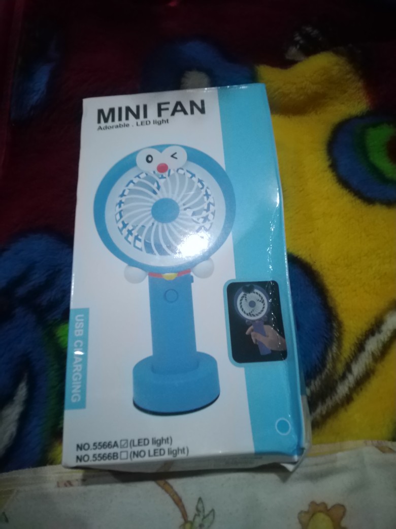 Kipas Angin Karakter Doraemon + Lampu Led / Kipas Portabel Genggam
